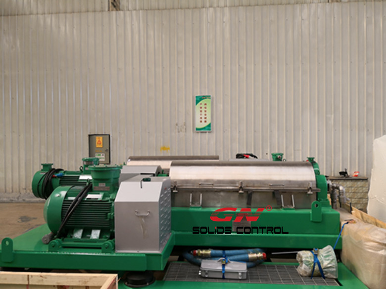 Decanter centrifuge